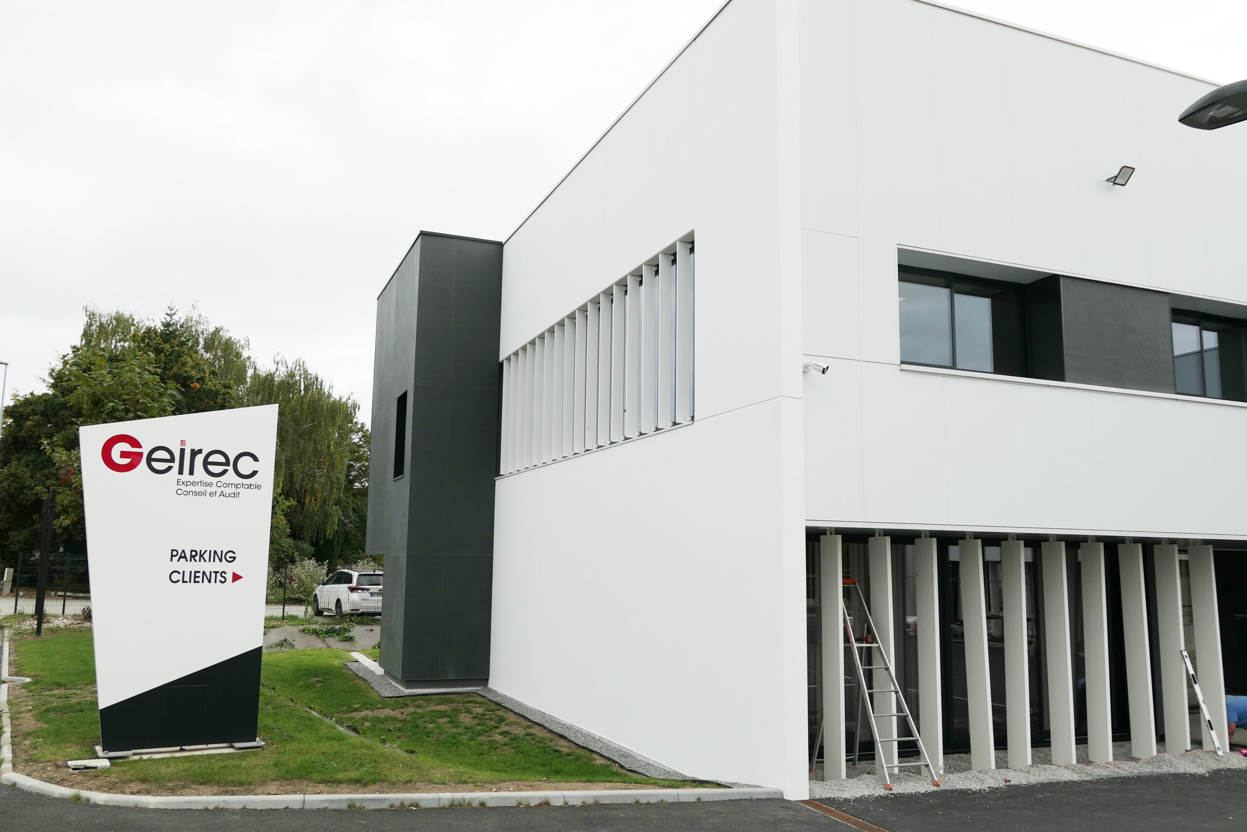 bureaux Geirec à Larmor-Plage après rénovation et extension – TEIR Architectes