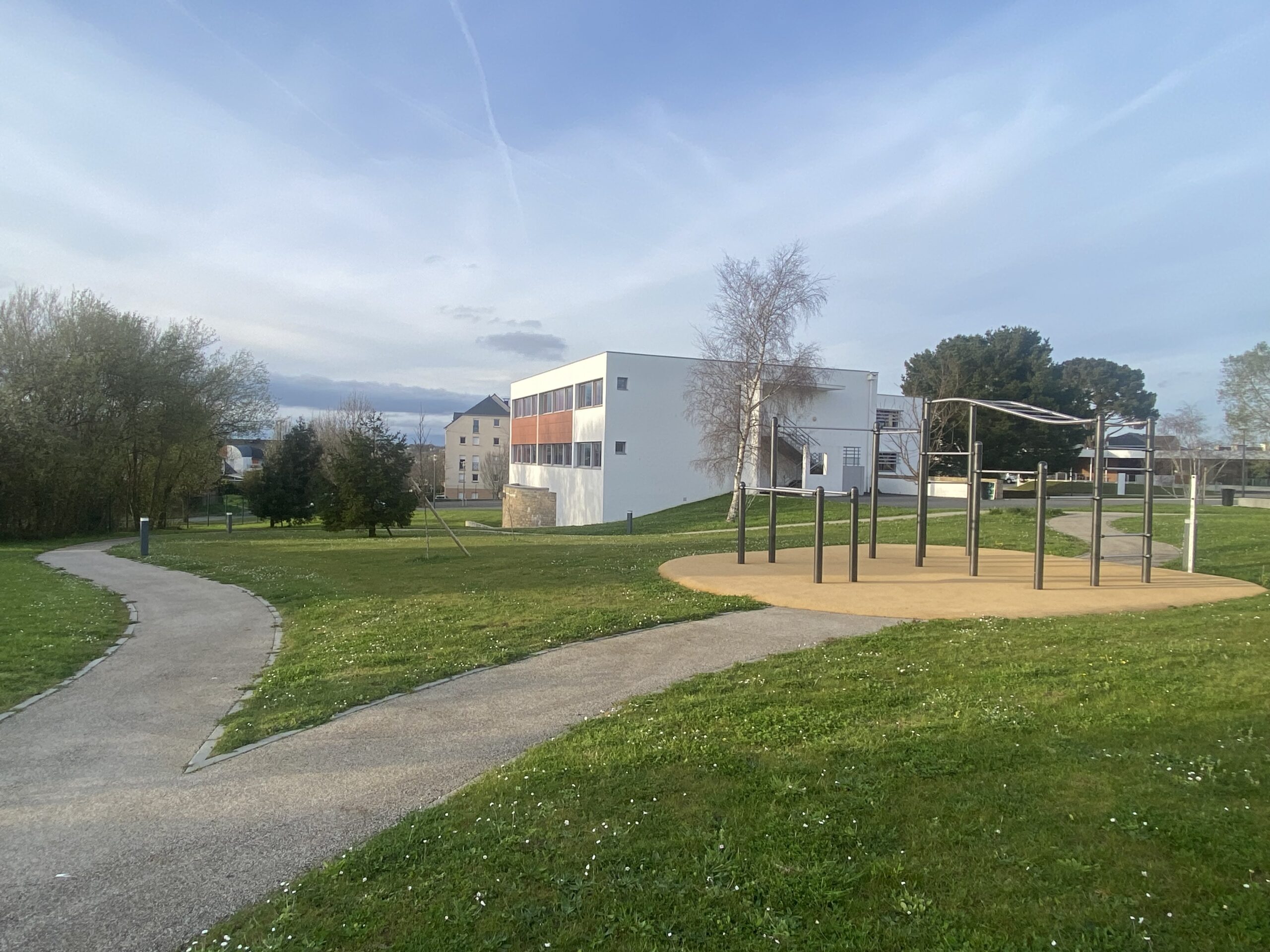 Vue Lycée Pleomeur Amenagement espace sport Teir Architectes